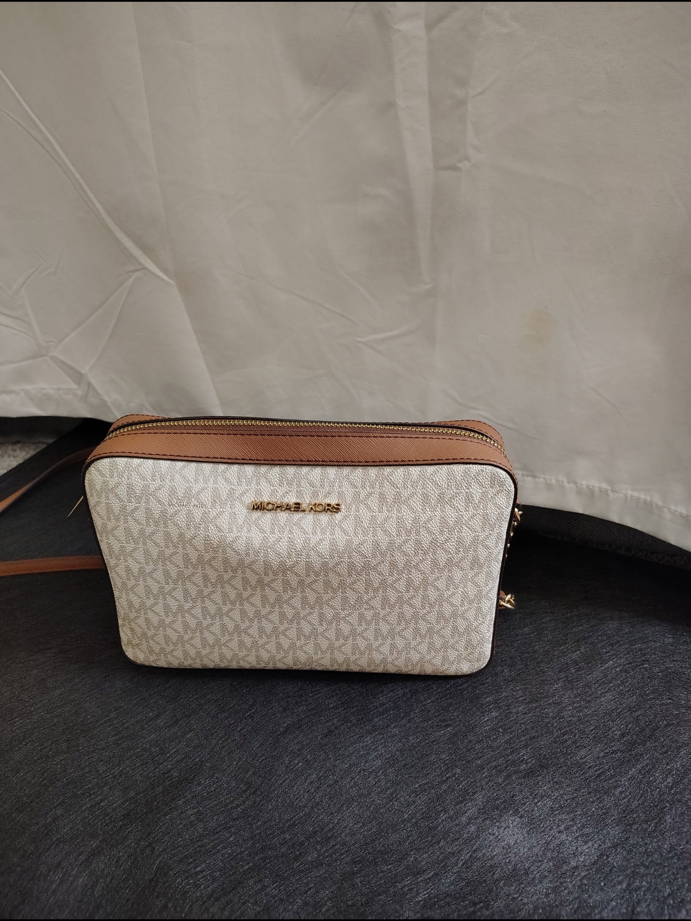 MICHAEL KORS Women's Jet Set Monogram Crossbody Bag in Vanilla Brown